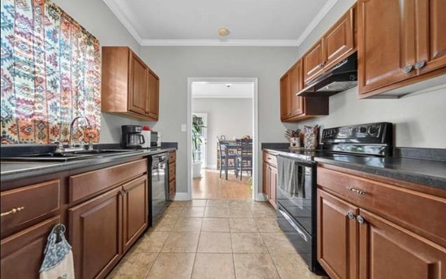 517 Wildewood Drive, Chandler, TX 75758