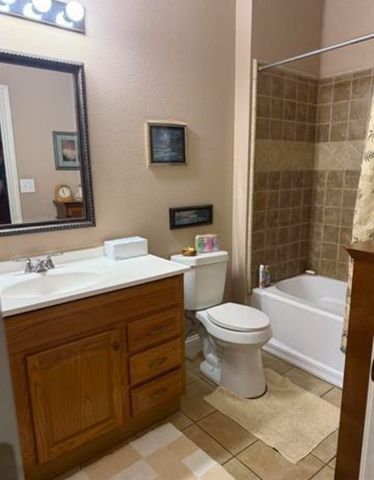517 Wildewood Drive, Chandler, TX 75758