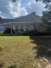 517 Wildewood Drive, Chandler, TX 75758