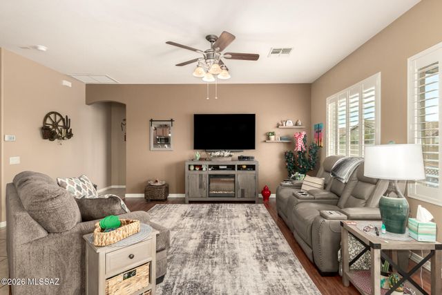 180 W Calle Media Luz, Sahuarita, AZ 85629