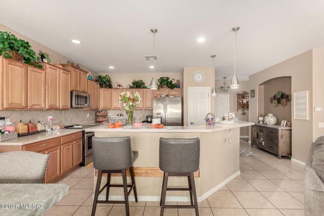 180 W Calle Media Luz, Sahuarita, AZ 85629