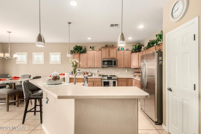 180 W Calle Media Luz, Sahuarita, AZ 85629