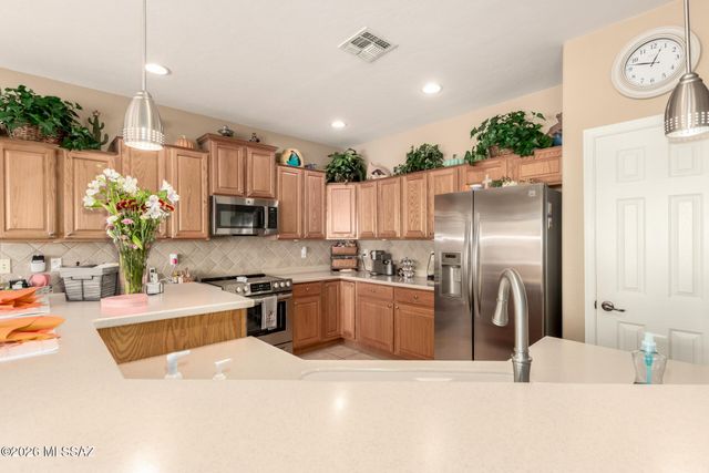 180 W Calle Media Luz, Sahuarita, AZ 85629