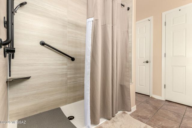 180 W Calle Media Luz, Sahuarita, AZ 85629