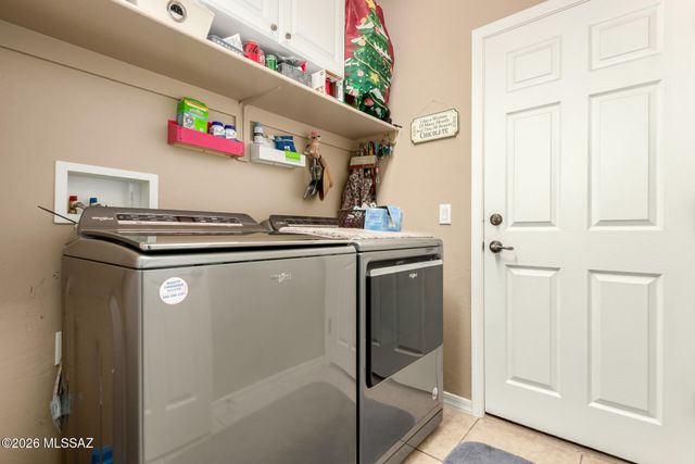 180 W Calle Media Luz, Sahuarita, AZ 85629