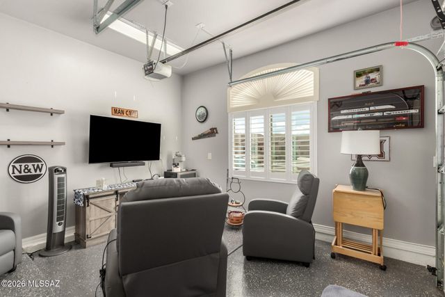 180 W Calle Media Luz, Sahuarita, AZ 85629