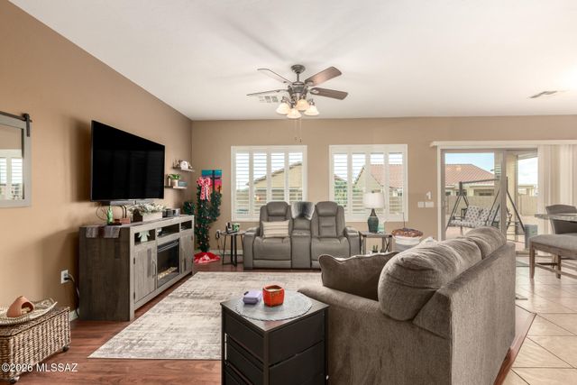 180 W Calle Media Luz, Sahuarita, AZ 85629