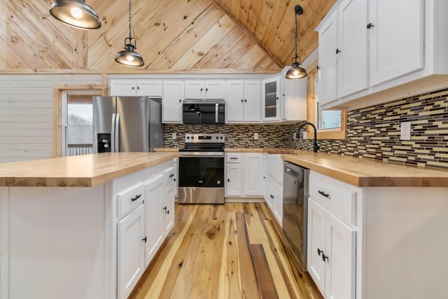 262 Pumpkin Creek Circle, Jamestown, KY 42629