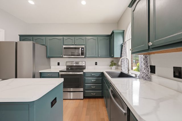 10621 Cloisters Drive, Fort Worth, TX 76131