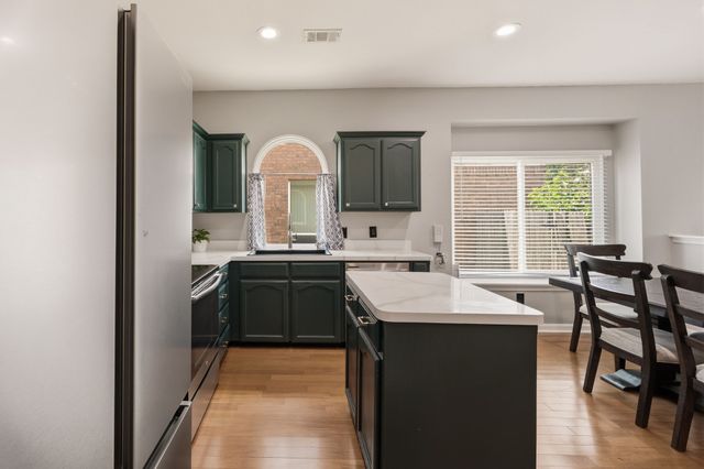 10621 Cloisters Drive, Fort Worth, TX 76131