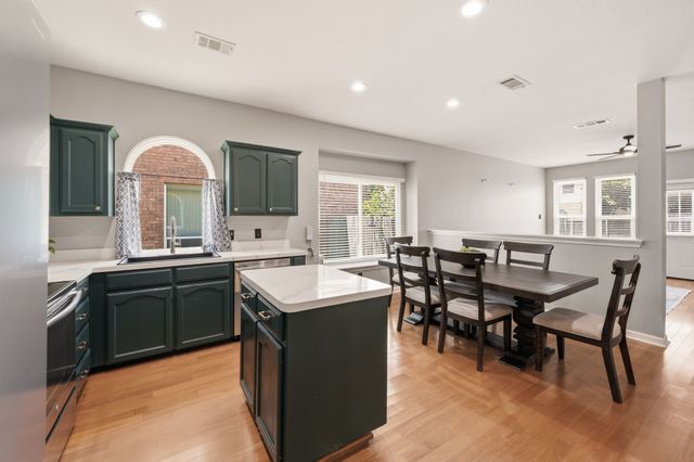 10621 Cloisters Drive, Fort Worth, TX 76131
