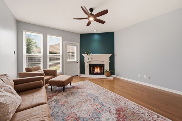 10621 Cloisters Drive, Fort Worth, TX 76131