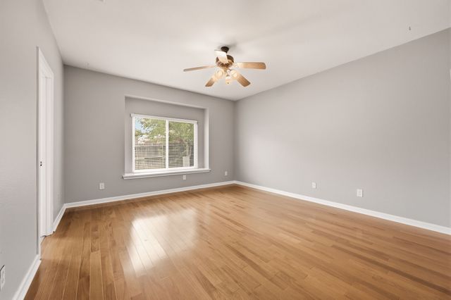 10621 Cloisters Drive, Fort Worth, TX 76131
