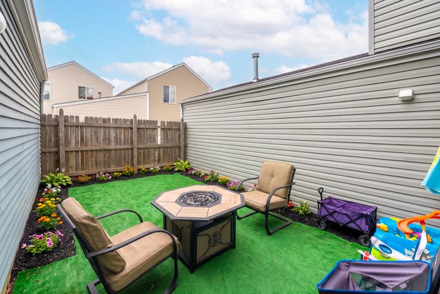 939 Four Seasons Boulevard, Aurora, IL 60504