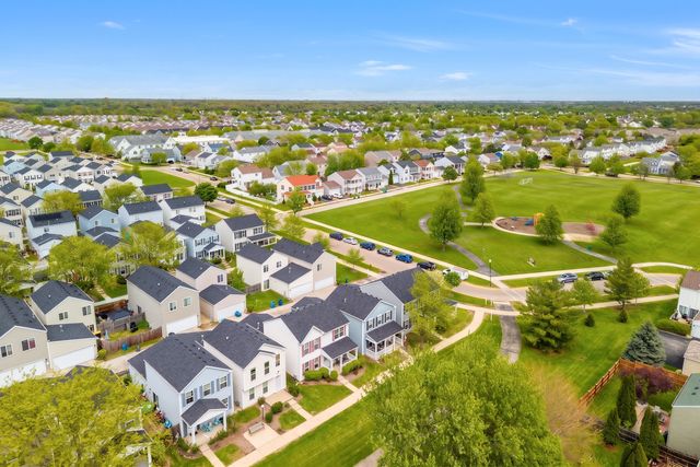 939 Four Seasons Boulevard, Aurora, IL 60504