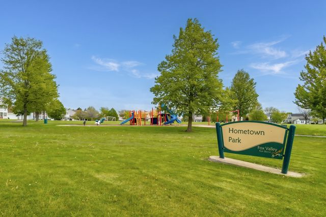 939 Four Seasons Boulevard, Aurora, IL 60504
