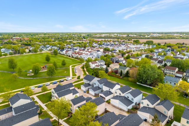 939 Four Seasons Boulevard, Aurora, IL 60504