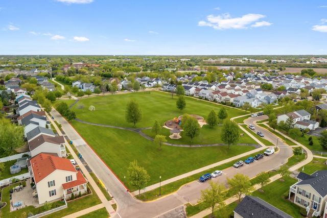 939 Four Seasons Boulevard, Aurora, IL 60504