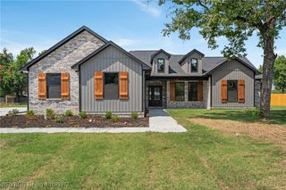 9012 Carson Way, Fort Smith, AR 72908