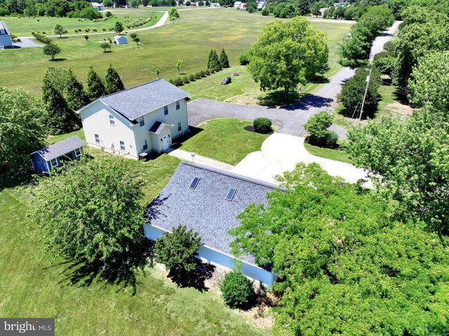 651 BARRACKS BEACH DR, Colonial Beach, VA 22443