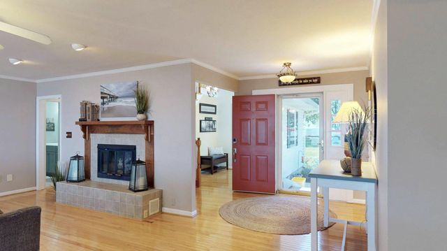 651 BARRACKS BEACH DR, Colonial Beach, VA 22443