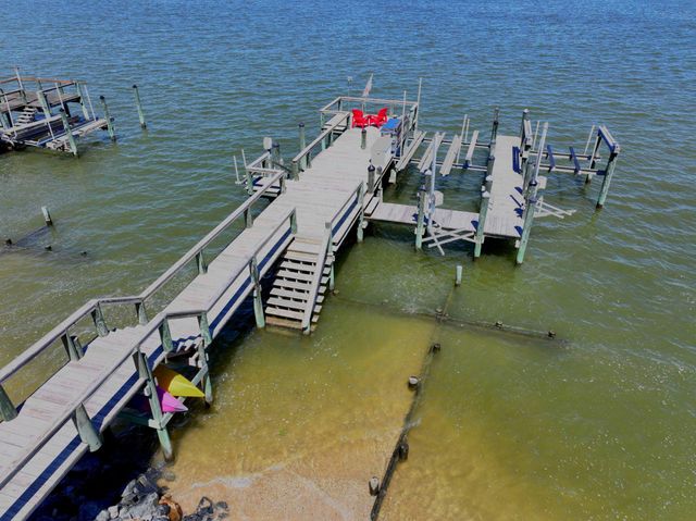 651 BARRACKS BEACH DR, Colonial Beach, VA 22443