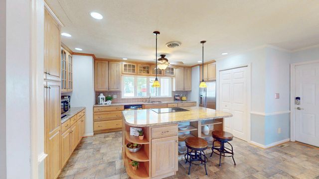 651 BARRACKS BEACH DR, Colonial Beach, VA 22443