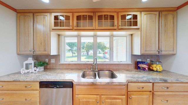 651 BARRACKS BEACH DR, Colonial Beach, VA 22443