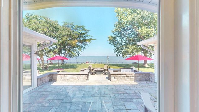 651 BARRACKS BEACH DR, Colonial Beach, VA 22443