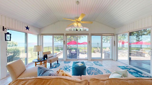 651 BARRACKS BEACH DR, Colonial Beach, VA 22443