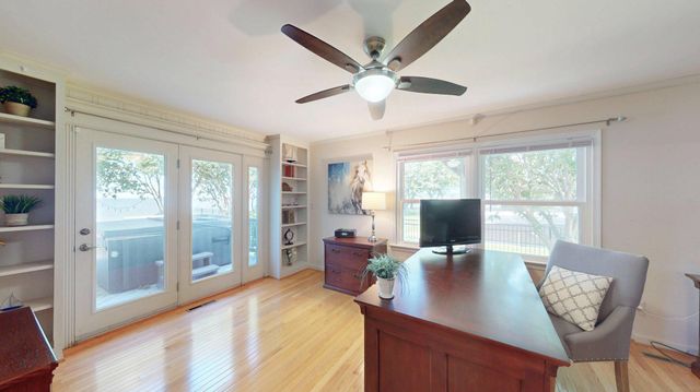 651 BARRACKS BEACH DR, Colonial Beach, VA 22443