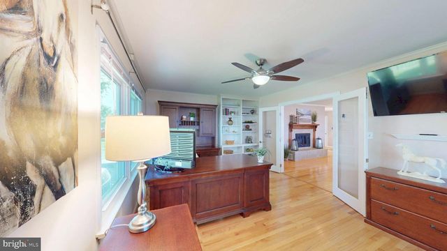651 BARRACKS BEACH DR, Colonial Beach, VA 22443