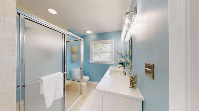 651 BARRACKS BEACH DR, Colonial Beach, VA 22443