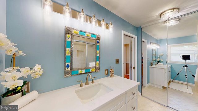 651 BARRACKS BEACH DR, Colonial Beach, VA 22443