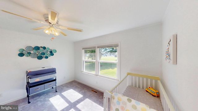 651 BARRACKS BEACH DR, Colonial Beach, VA 22443