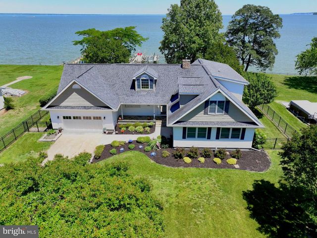 651 BARRACKS BEACH DR, Colonial Beach, VA 22443