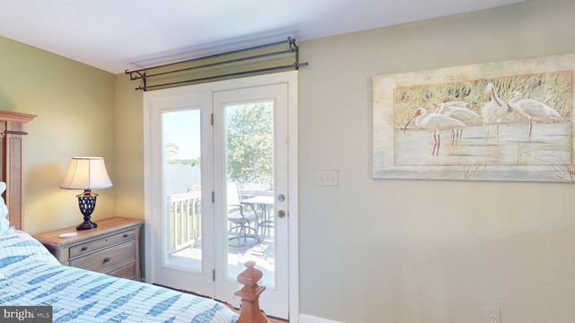 651 BARRACKS BEACH DR, Colonial Beach, VA 22443