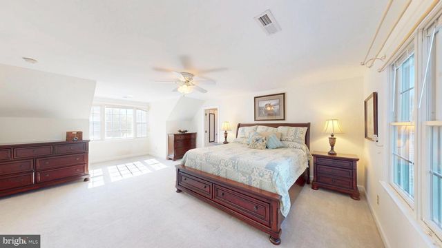 651 BARRACKS BEACH DR, Colonial Beach, VA 22443
