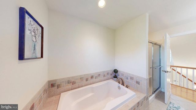 651 BARRACKS BEACH DR, Colonial Beach, VA 22443