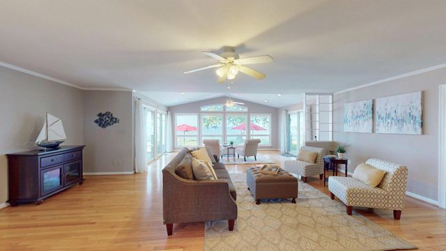 651 BARRACKS BEACH DR, Colonial Beach, VA 22443