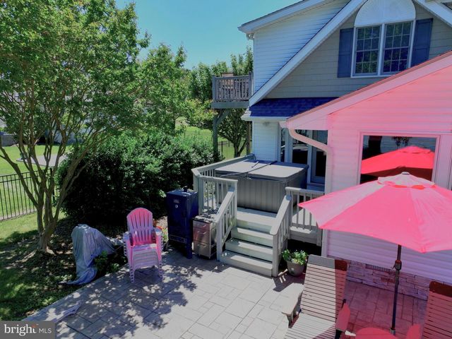 651 BARRACKS BEACH DR, Colonial Beach, VA 22443