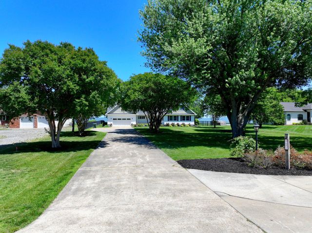 651 BARRACKS BEACH DR, Colonial Beach, VA 22443