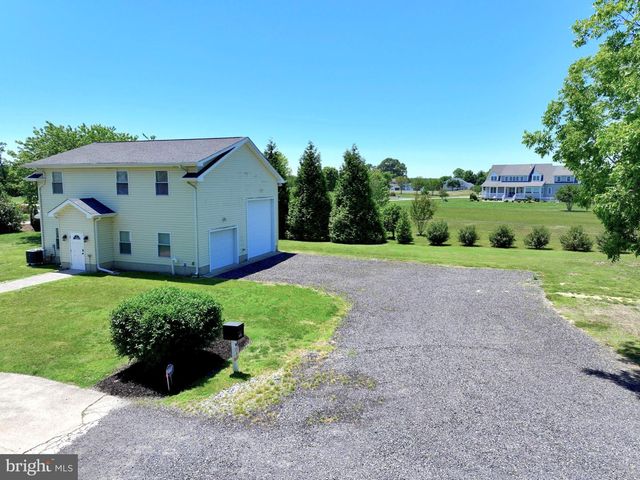 651 BARRACKS BEACH DR, Colonial Beach, VA 22443