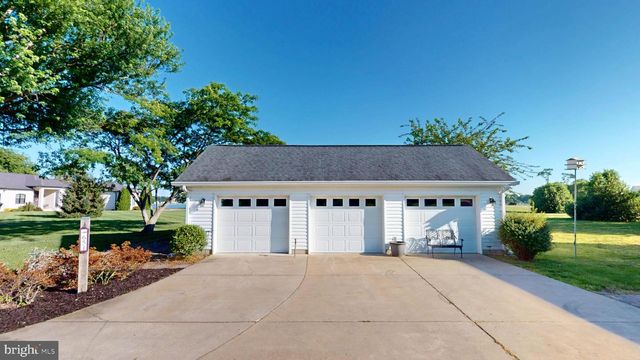 651 BARRACKS BEACH DR, Colonial Beach, VA 22443