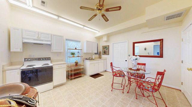 651 BARRACKS BEACH DR, Colonial Beach, VA 22443