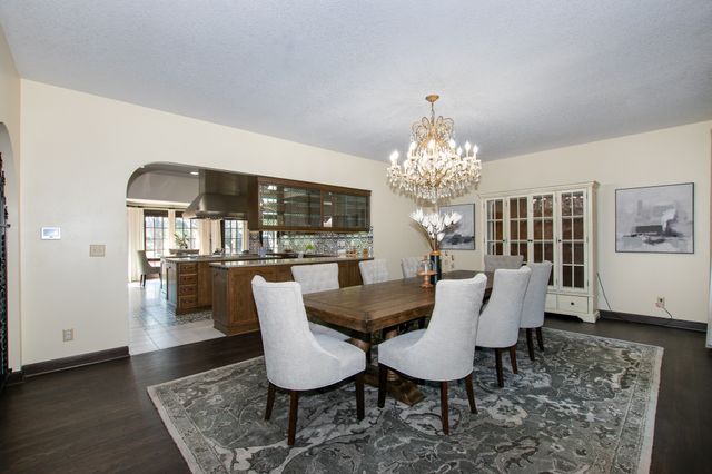1010 32nd Street, West Des Moines, IA 50266