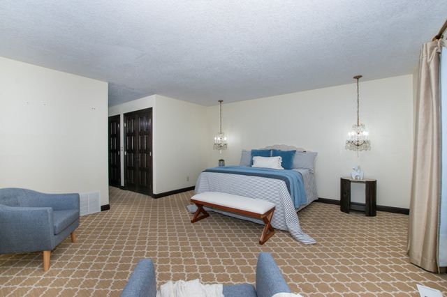1010 32nd Street, West Des Moines, IA 50266