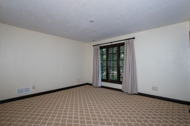 1010 32nd Street, West Des Moines, IA 50266