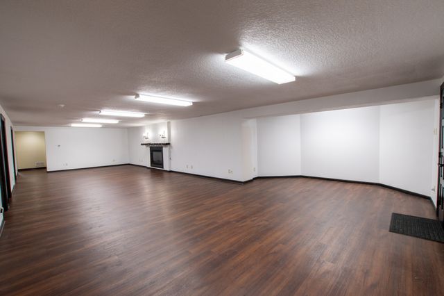 1010 32nd Street, West Des Moines, IA 50266