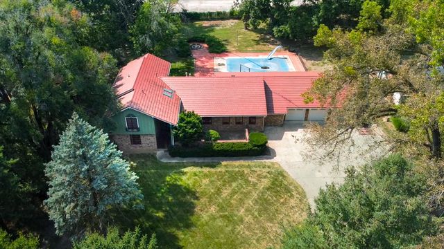 1010 32nd Street, West Des Moines, IA 50266